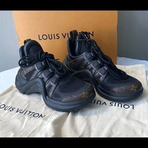 Louis Vuitton Archlight LV Monogram Patent Calfskin Trainer 42 Athletic Shoes 9